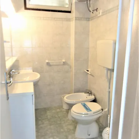 Modern Coastal بيبيوني